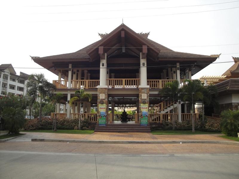 The Oasis Davao Condotel Exterior foto